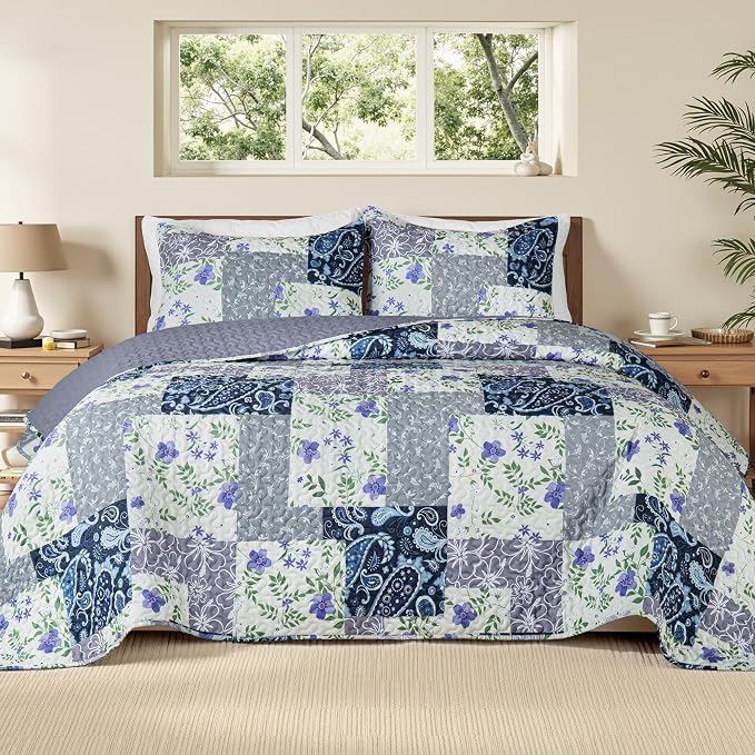 Whale Flotilla California King Size Quilt Set, Extra Soft Floral Bedspreads | Paisley Flowers Reversible Lightweight Oversized King Quilt Bedding Set, Printed Coverlet with 2 Pillow Shams for All Seasons