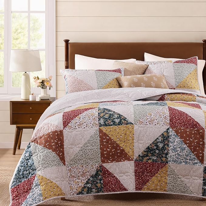King Quilt Set-3 Pieces Soft Bedding Lightweight Floral Patchwork Coverlet | All Seasons Quilts Queen Size for Bed, 1 Quilt (106" x 94") and 2 Shams (20" x 36"), Vintage Bedspread, Burnt Orange