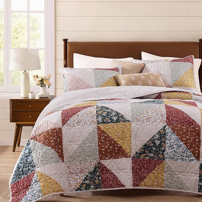 Oversized Queen Quilt Set-3 Pieces Soft Bedding Floral Patchwork Coverlet | All Seasons Quilts Queen Size for Bed, 1 Quilt (120" x 110") and 2 Shams (20" x 36"), Vintage Bedspread, Burnt Orange