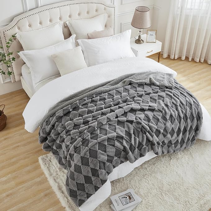 PU MEI Luxury Faux Fur Rabbit Fur Throw Blanket Gray 60"*80",Soft Plush Reversible Sherpa Blankets,Twin Fuzzy Elegant Blanket Thick Throws for Bed,Comfy Bedding Accent Blankets for Sofa Couch Chair