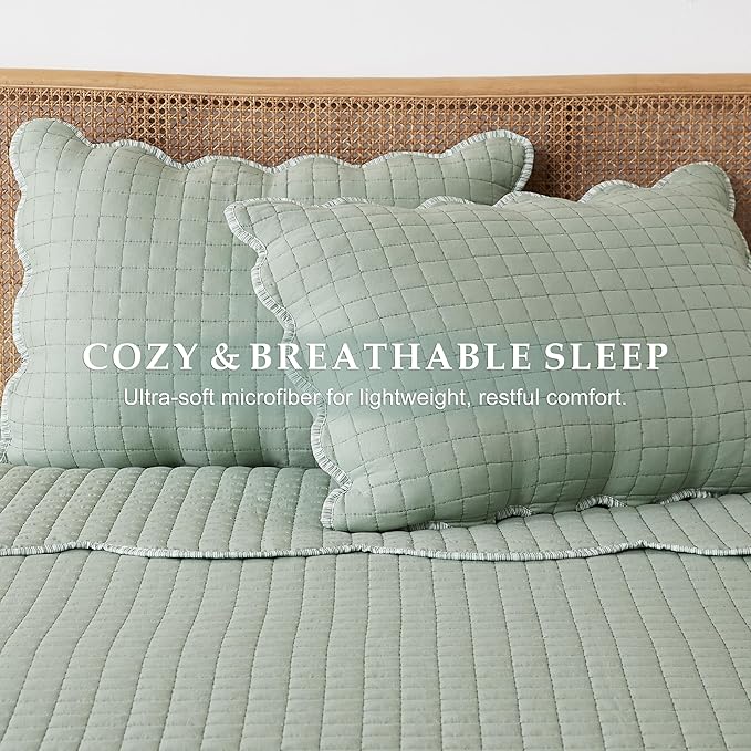 WDCOZY Sage Green Twin Size Quilt Bedding Set, Seafoam Scalloped Farmhouse Country Rustic Lightweight Soft Coverlet for All Season, Cute Cozy Kantha Pick Stitch Bedspread, 1 Pillow Shams