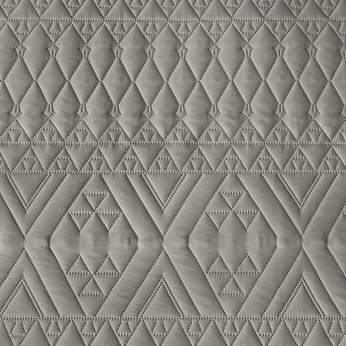 akkialla King/Cal King Size Quilt Bedding Set,Dark Grey Lightweight Microfiber Soft Bedspread,Modern Style Geometric Pattern Coverlet Set for All Seasons,3 Piece(1 Quilt,2 Pillow Shams)