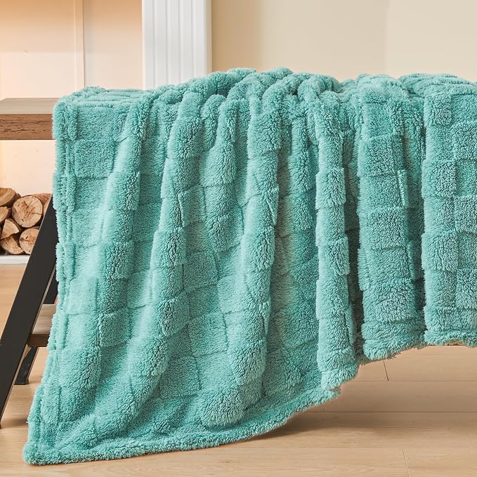 NEWCOSPLAY 3D Checkered Flannel Throw Blanket, Mint Green, 50"x70" | Super Soft Cute Lightweight Decorative Premium Silky Fleece Blanket for Couch Sofa Bed, Gift for Women Men, All Season Use