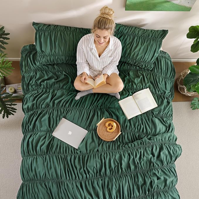 weigelia Emerald Green Ruched Comforter Set Queen Size, Cute Bedding Set | All Season, Soft Microfiber Comforter, Cozy Cinched Design for Home & Bedroom Decor (1 Comforter,2 Pillowcases)