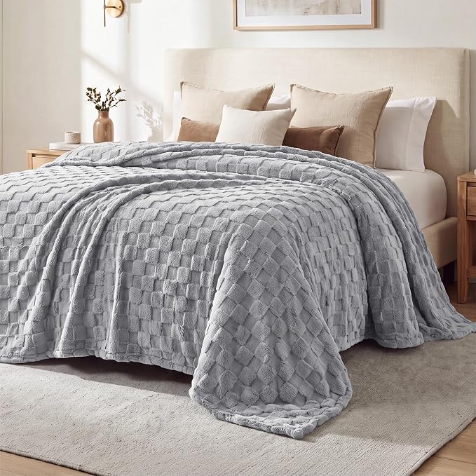 Bedsure Checkered Soft Cozy Fleece Full Blanket for Bed, Grey, 84"×90" | Couch/Sofa/Bed, Lightweight, Soft Cozy Cute, All Season, Gifts for Men, Home Decor