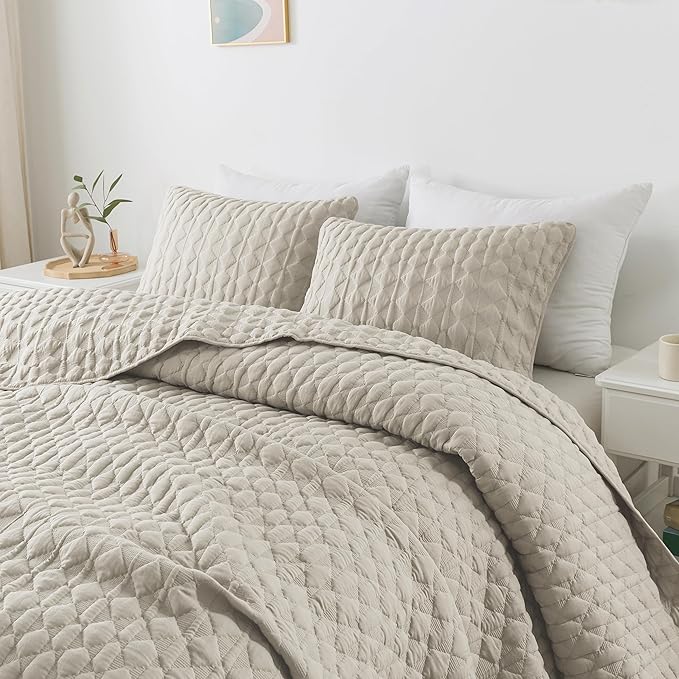 WDCOZY Light Beige Oversized California Cal King Size Quilt Bedding Set with 2 Pillow Shams, Lightweight Soft Bedspread Coverlet Bed Cover for All Season, 3 Pieces, 118x106 inches