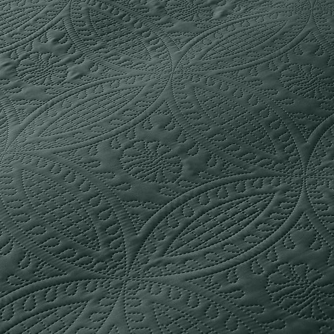 akkialla Mocha Forest Green Full/Queen Quilt Set,Ultrasonic Lightweight Bedspread Coverlet for Modern Minimalist Bedroom,Soft Microfiber Coin Pattern Bedding,3-Piece (1 Quilt,2 Pillow Shams)