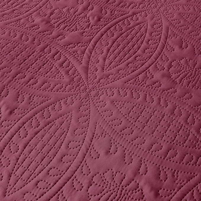 akkialla 118"x106" Burgundy California King Quilt Set, Oversized Floor-Length Bedspread, Modern Coin Pattern Microfiber Coverlet, 3-Piece All Season Bedding with 2 Pillow Shams