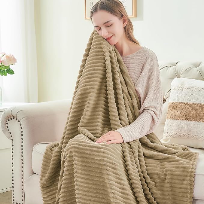 BEDELITE 3D Ribbed Light Brown Fleece Twin Blanket for Couch, 60x80 Inch | Soft Warm Fluffy Blanket for Bed Sofa College Dorm Room Decor, Luxury Cozy Plush Birthday Gifts for Women Girls, Lightweight