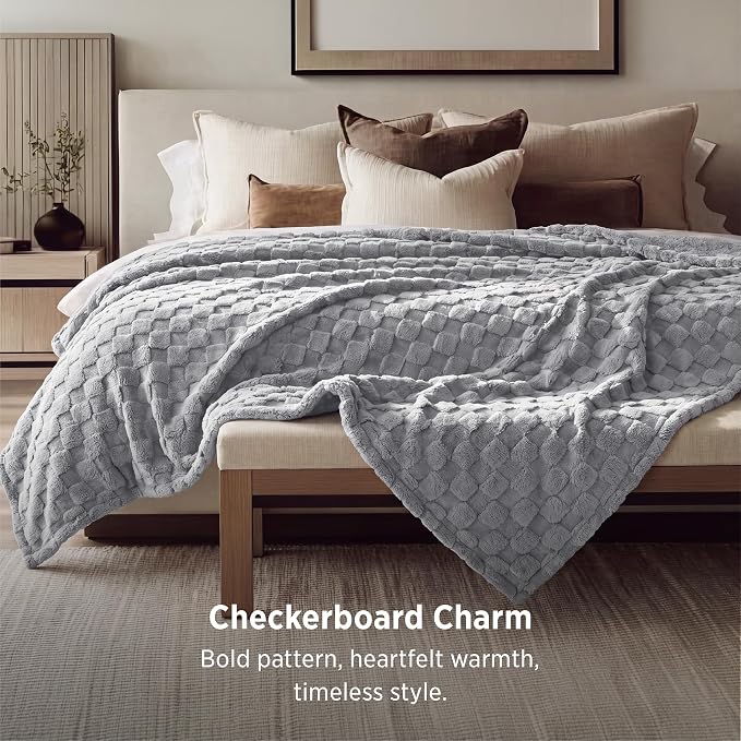 Bedsure Checkered Soft Cozy Fleece Full Blanket for Bed, Grey, 84"×90" | Couch/Sofa/Bed, Lightweight, Soft Cozy Cute, All Season, Gifts for Men, Home Decor
