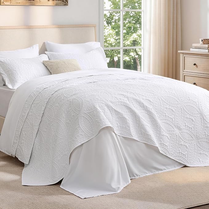 Love's cabin King Quilt Set White, Bed in a Bag King Size Bedding 7 Pieces, Ultrasonic Embossed Coin Pattern Comforter, Lightweight Bedspreads for All Seasons Quilt with Sheets, Pillowcases & Shams