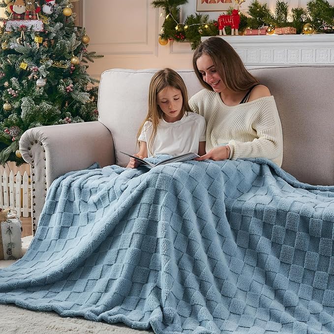 NEWCOSPLAY 3D Checkered Flannel Twin Blanket, Blue Checkered, 60"x80" | Super Soft Cute Lightweight Decorative Premium Silky Fleece Blanket for Couch Sofa Bed, Gift for Women Men, All Season Use