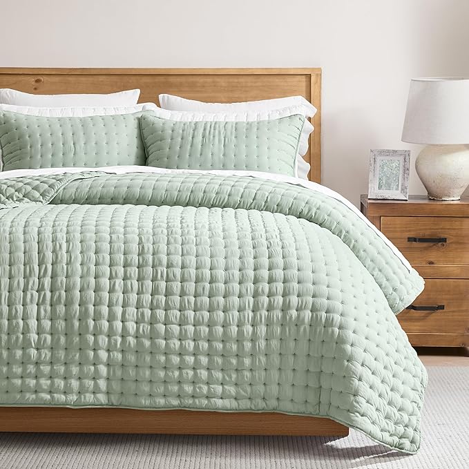 WDCOZY Sage Green California Oversized Cal King Size Quilt Bedding Sets with 2 Pillow Shams, Lightweight Soft Bedspread Coverlet Bed Cover for All Season, 3 Pieces, 116x106 inches