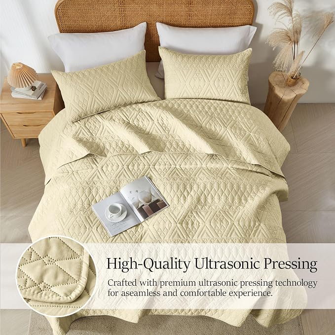 akkialla Full/Queen Size Quilt Bedding Set,Butter Yellow Lightweight Microfiber Soft Bedspread,Modern Style Geoetric Pattern Coverlet Set for All Seasons,3 Piece(1 Quilt,2 Pillow Shams)