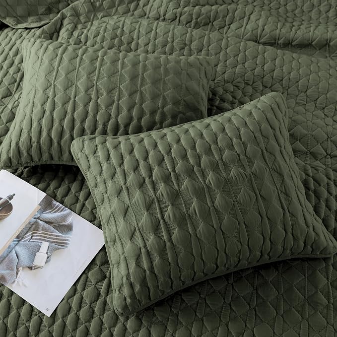 WDCOZY Olive Green Quilt King Size Bedding Set with 2 Pillow Shams, Lightweight Soft Bedspread Coverlet, Thin Comforter Bed Cover for All Season, 3 Pieces, 104x90 inches