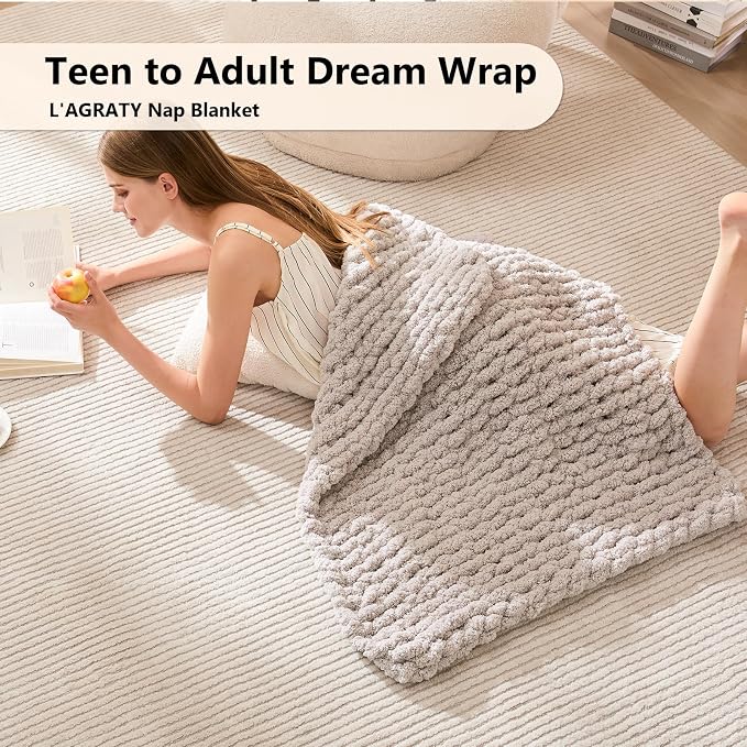 L'AGRATY Chunky Knit Throw Blanket for Couch, 40'' x 50'' Knit Throw, Grey | Handmade Chenille Crochet Blanket for Sofa Bed, Thick Cable Knitted Blankets for Room Home Decor, Birthday Gift for Women Mom