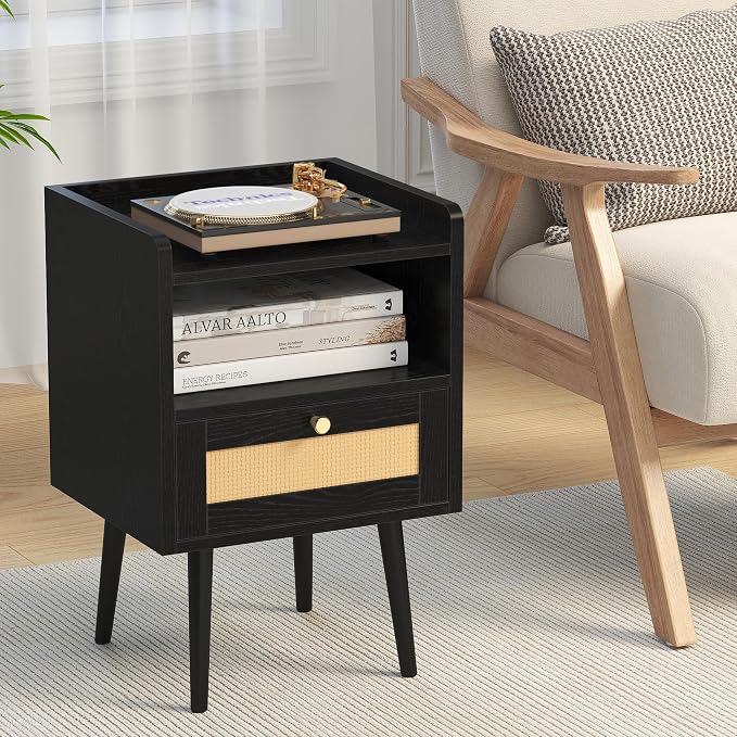 MECHYIN Night Stand Set 2, Nightstands Set of 2 with Charging Station, Rattan Side Tables with Solid Wood Legs, Boho Bedside End Table for Apartment Bedroom Dorm Small Space