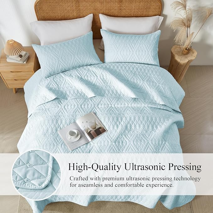 akkialla King/Cal King Size Quilt Bedding Set,Sky Blue Lightweight Microfiber Soft Bedspread,Modern Style Geometric Pattern Coverlet Set for All Seasons,3 Piece(1 Quilt,2 Pillow Shams)
