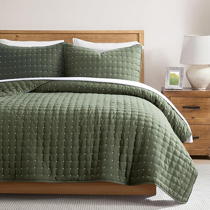 WDCOZY King Size Quilt Bedding Sets with 2 Pillow Shams, Lightweight Soft Bedspread Coverlet, Quilted Blanket Thin Comforter Bed Cover for All Season, 3 Pieces, 104x90 inches, Moss Green