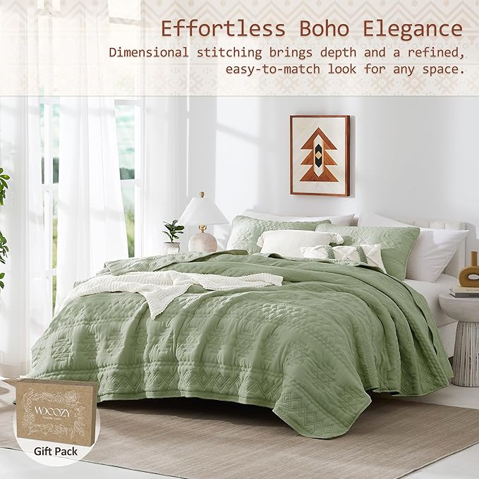 WDCOZY Boho Sage Green Quilts Queen Size Bedding Sets with 2 Pillow Shams, Farmhouse Lightweight Soft Bedspread Coverlet for All Season, 3 Pieces, 90x90 inches