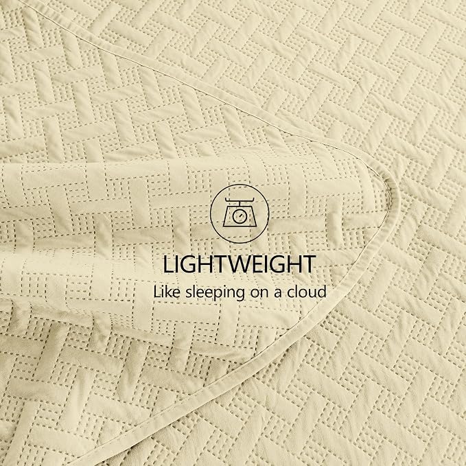 FLYMME Oversized King/California King Quilt Set 118"x106", Butter Yellow 3-Piece Floor-Length Bedspread, Premium Microfiber Lightweight Coverlet for King/California King Bed (1 Quilt, 2 Shams)