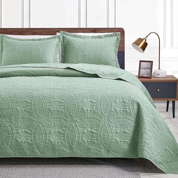 Love's cabin Oversized King Size Quilt Bedding Set Sage Bedspreads - Oversized King Lightweight Bedspread Comforter - Coin Pattern Coverlet for All Season - 3 Pieces (1 Quilt, 2 Pillow Shams)