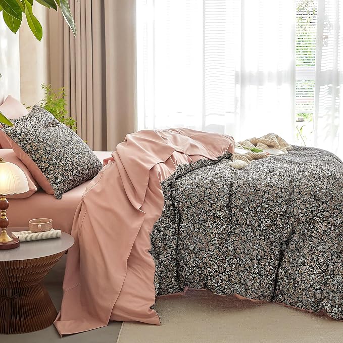 Wake In Cloud - Floral Duvet Cover Set, Cute Vintage Flower Cottagecore Aesthetic for Women Teen Girls, Soft Lightweight Bedding, 3-Piece, Black, Twin/Twin XL Size