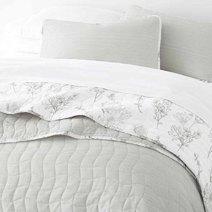 Merit Linens 3 Piece Quilt Set - Super Soft - Lightweight - All Season Quilted Coverlet - Floral Patterns - Full/Queen Light Gray