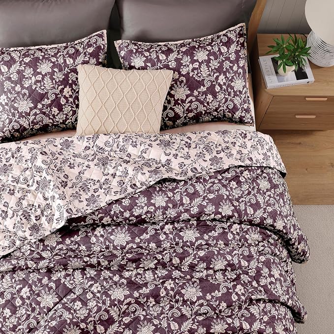 BLOOMHAVEN Queen Quilt Set-3 Pieces Soft Bedding Floral Reversible Coverlet | All Seasons Lightweight Quilts Queen Size for Bed, Breathable Vintage Bedspread with Shams, Italian Plum