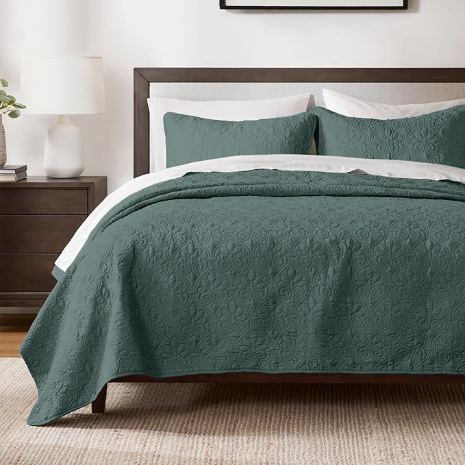 Madison Park Luxurious Cotton Damask Quilt Set, 3PC Full/Queen Bed Set | All Season, Lightweight Stitching Coverlet Bedspread Bedding Stitching with Shams, Balsam Green