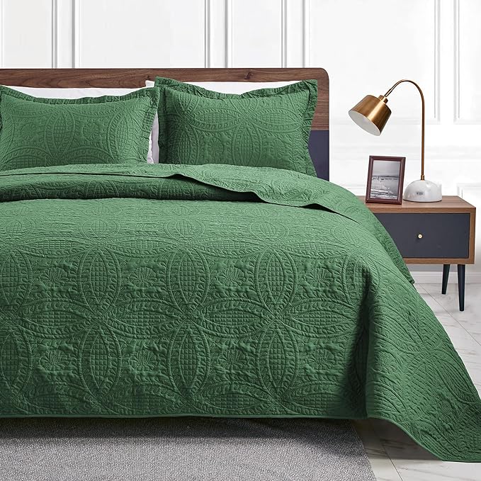 Love's cabin Oversized King Size Quilt Bedding Set Dark Green Bedspreads - Oversized King Lightweight Bedspread Comforter - Coin Pattern Coverlet for All Season - 3 Pieces (1 Quilt, 2 Pillow Shams)