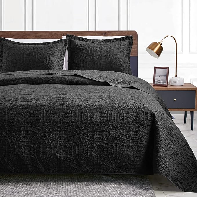 Love's cabin Oversized King Size Quilt Bedding Set Black Bedspreads - Oversized King Lightweight Bedspread Comforter - Coin Pattern Coverlet for All Season - 3 Pieces (1 Quilt, 2 Pillow Shams)