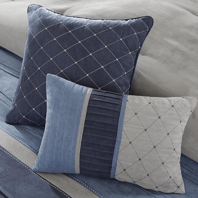 Madison Park Casual Modern Comforter Set, 7PC Queen Bedding Set | All Season Bedding with Comforter, Matching Bed Skirt, Decorative Pillows, Shams, Navy