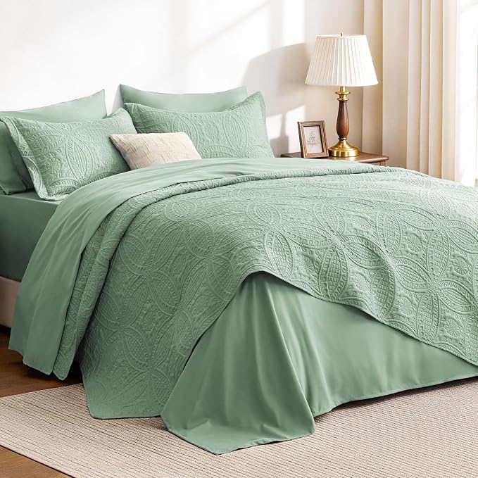 Love's cabin King Quilt Set Sage, Bed in a Bag King Size Bedding 7 Pieces, Ultrasonic Embossed Coin Pattern Comforter, Lightweight Bedspreads for All Seasons Quilt with Sheets, Pillowcases & Shams