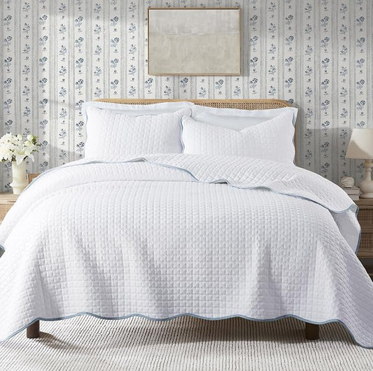 WDCOZY White Queen Size Quilt Bedding Set, Scalloped Farmhouse Country Rustic Lightweight Soft Coverlet, Cute Cozy Kantha Pick Stitch Bedspread, 2 Pillow Shams, Blue Edge White Stitching