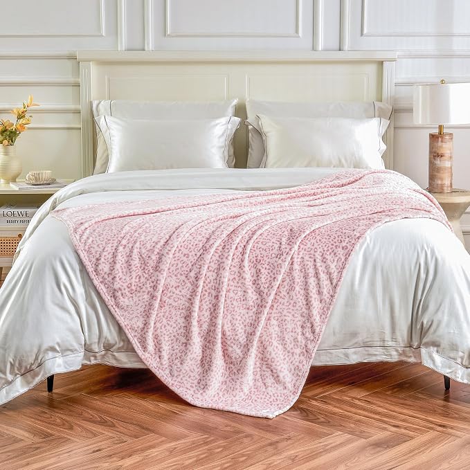 Edenleaf Leopard Print Blanket Fleece Throw for Bed Sofa Travel and Camping, Super Soft Cozy Fluffy Plush Cheetah Print Blanket for All Seasons 60"x80"(Light Pink)