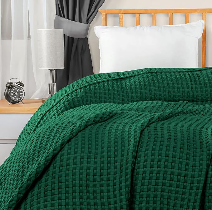 Utopia Bedding 100% Cotton Waffle Blanket Twin Forest Green, 90x72 Inch | Lightweight Breathable Cozy Summer Bed Blanket Home Decor Gift for Women and Men