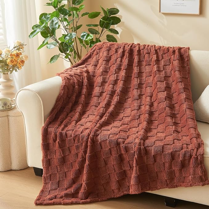 NEWCOSPLAY 3D Checkered Flannel Twin Blanket, Coffee Checkered, 60"x80" | Super Soft Cute Lightweight Decorative Premium Silky Fleece Blanket for Couch Sofa Bed, Gift for Women Men, All Season Use