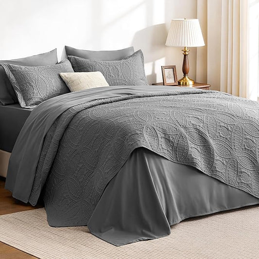 Love's cabin Queen Quilt Set Grey, Bed in a Bag Queen Size Bedding 7 Pieces, Ultrasonic Embossed Coin Pattern Comforter, Lightweight Bedspreads for All Seasons Quilt with Sheets, Pillowcases & Shams