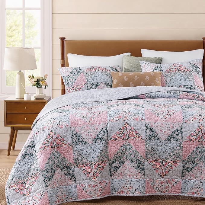 King Quilt Set-3 Pieces Soft Bedding Lightweight Floral Patchwork Coverlet | All Seasons Quilts Queen Size for Bed, 1 Quilt (106" x 94") and 2 Shams (20" x 36"), Vintage Bedspread, Pink