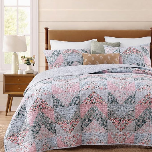 King Quilt Set-3 Pieces Soft Bedding Lightweight Floral Patchwork Coverlet | All Seasons Quilts Queen Size for Bed, 1 Quilt (106" x 94") and 2 Shams (20" x 36"), Vintage Bedspread, Pink