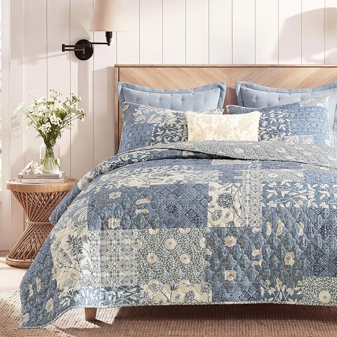 Oversized Queen Quilt Set-3 Pieces Soft Bedding Floral Patchwork Coverlet | All Seasons Quilts Queen Size for Bed, 1 Quilt (102" x 110") and 2 Shams (20" x 26"), Vintage Bedspread, Blue