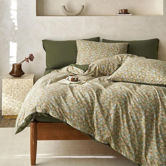 Wake In Cloud - Floral Duvet Cover Set, Cute Vintage Flower Cottagecore Aesthetic for Women Teen Girls, Soft Lightweight Bedding, 3-Piece, Olive Green, Full Size