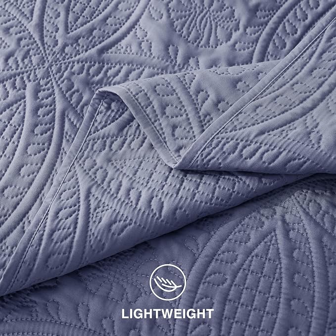 Love's cabin King Quilt Set Bluish Grey, Bed in a Bag King Size Bedding 7 Pcs, Ultrasonic Embossed Coin Pattern Comforter, Lightweight Bedspreads for All Seasons Quilt with Sheets, Pillowcases & Shams