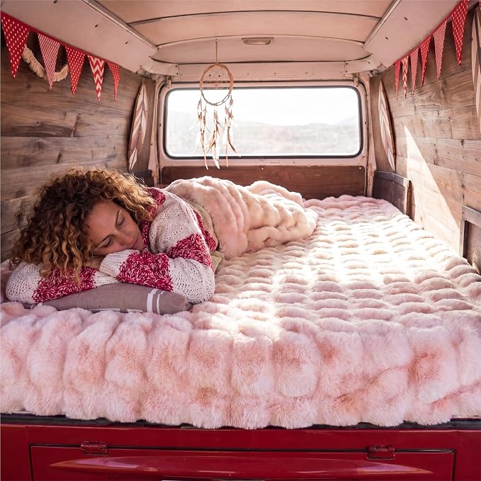 Bedsure GentleSoft Bubble Faux Fur Blankets Queen Size, Fluffy Fuzzy Queen Blanket for Bed, Soft Cozy Faux Fur Bedding for Winter, Thick Warm Plush Bed Cover, Tie-dye Pink, 90x90