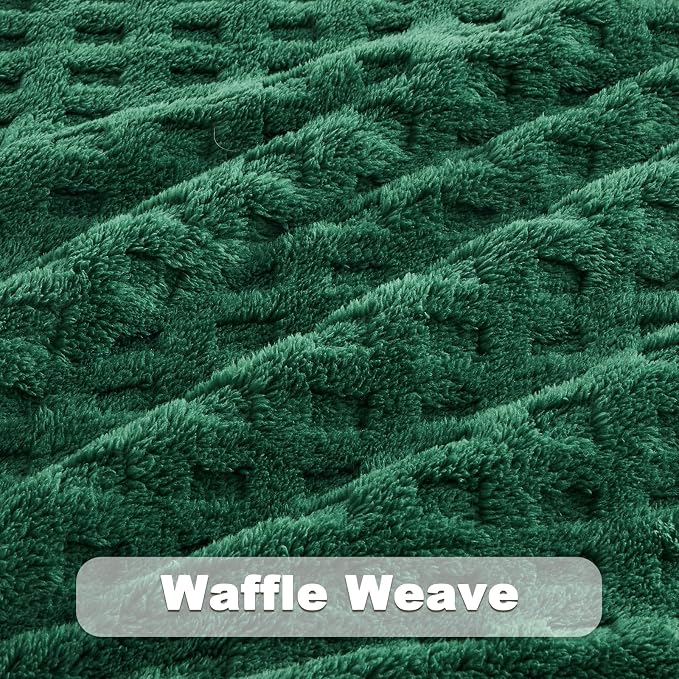 NEWCOSPLAY 3D Waffle Checkered Flannel Throw Blanket, Dark Green, 50"x70" | Super Soft Cute Lightweight Decorative Premium Silky Fleece Blanket for Couch Sofa Bed, Gift for Women Men, All Season Use