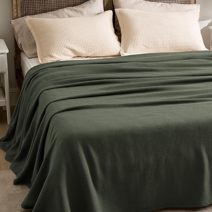 Bedsure 100% Cotton Blanket, Herringbone Weave, King, Olive Green | Breathable, Lightweight Bedspread, Soft, Cooling for Hot Sleepers, Ideal for Summer Nights, Machine Washable, 108x90 Inches