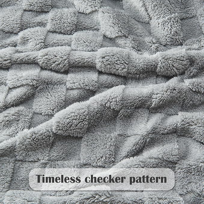 NEWCOSPLAY 3D Checkered Flannel Throw Blanket, Grey Checkered, 50"x70" | Super Soft Cute Lightweight Decorative Premium Silky Fleece Blanket for Couch Sofa Bed, Gift for Women Men, All Season Use