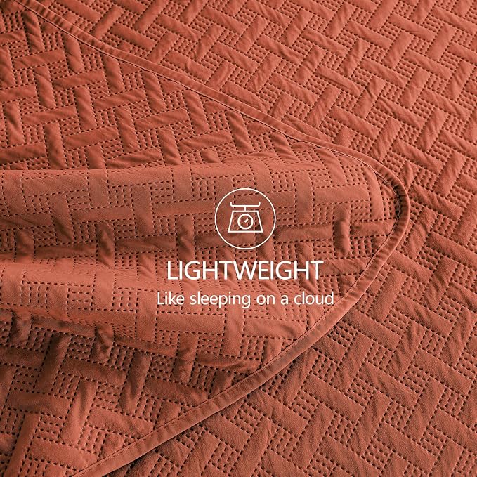 FLYMME Burnt Orange Twin Quilt Bedding Set Thin Lightweight Bedspreads,Modern Style Geometric Weave Stripe Pattern,Soft Microfiber Bed Coverlet for All Season (1 Quilt, 1Sham)