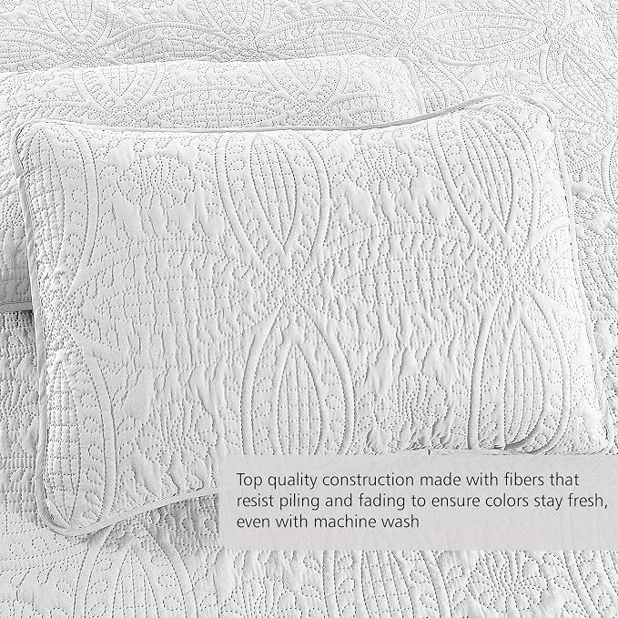 Pure Bedding Quilt Set King/Cal King/California King Size White - Oversized Bedspread - Soft Microfiber Lightweight Coverlet for All Season - 3 Piece Includes 1 Quilt and 2 Shams, Geometric Pattern